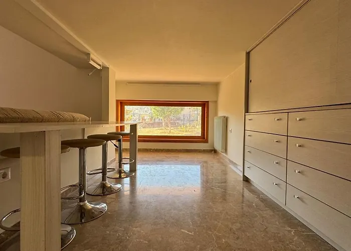 Syrios 140sqm Lägenhet *